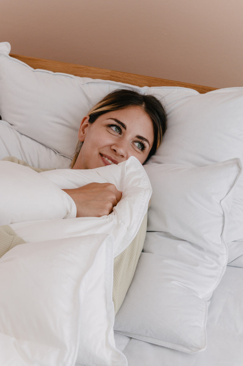 Tutti i consigli per dormire bene in gravidanza: dalle posizioni ai rimedi naturali
